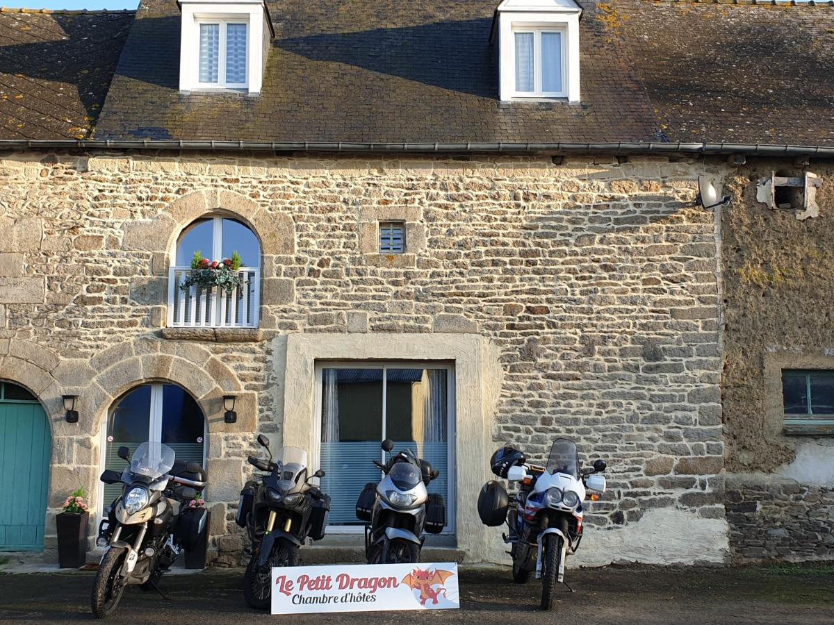 Le Petit Dragon Bed & Breakfast Plumaudan Bagian luar foto